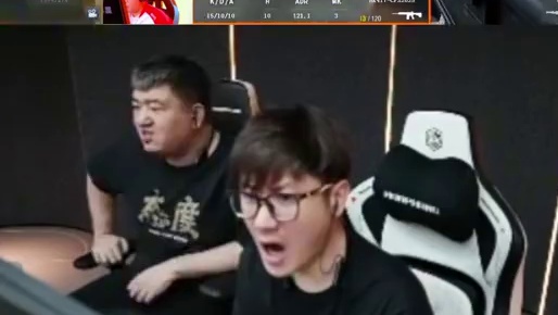 我嘉伟打的就是拦路虎，嘉伟HK417一顿横秒五杀，直接把林威打成林犬