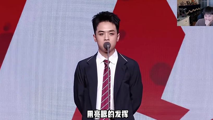 AG成功簽約陳穿，陳穿發(fā)言自信且壓不住嘴角了， 目標(biāo)明確要拿冠軍！
