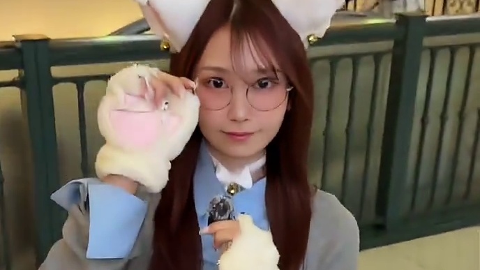 偶遇可爱猫系少女
