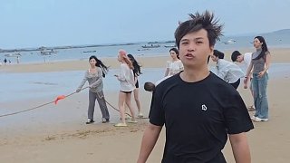 沙灘單挑對決激烈展開