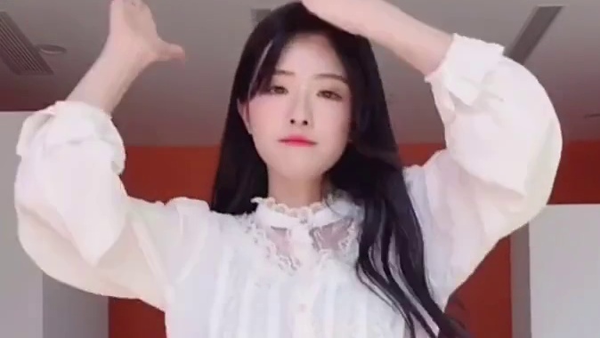 
超人气宅舞UP主：渡边麻玉玉
喜欢的小伙伴就点击我的主页下载AcFun
关注“渡边麻玉玉”小姐姐，