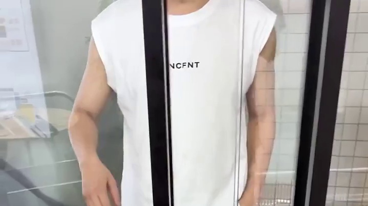 河南老铁专程飞过来看 #华强北S7手表