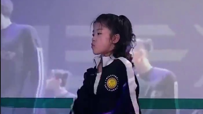 “永远不要停止努力的步伐”