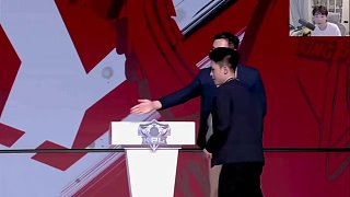 AG簽約陳穿