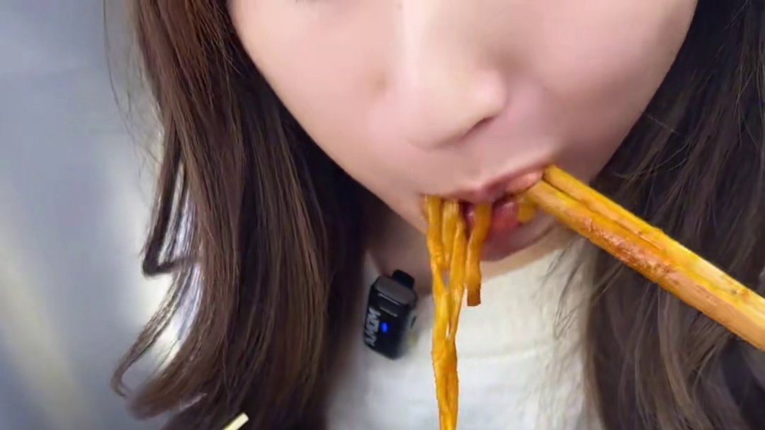 火鸡面配上冰糖葫芦