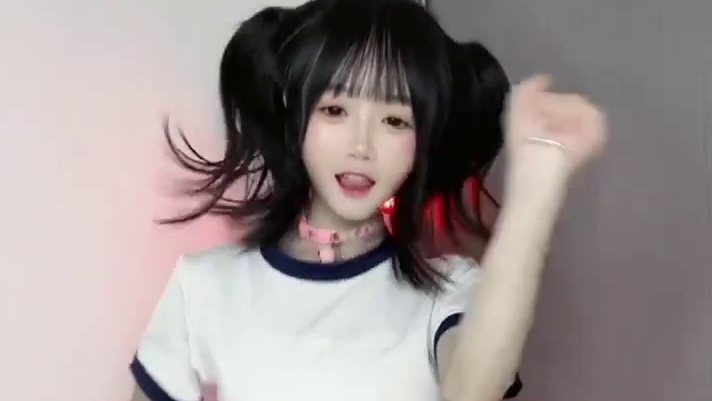 敢不敢玩把大的 艾特你列表第一位 对ta说“我爱你”#爱你 #王心凌爱你 #小芷儿