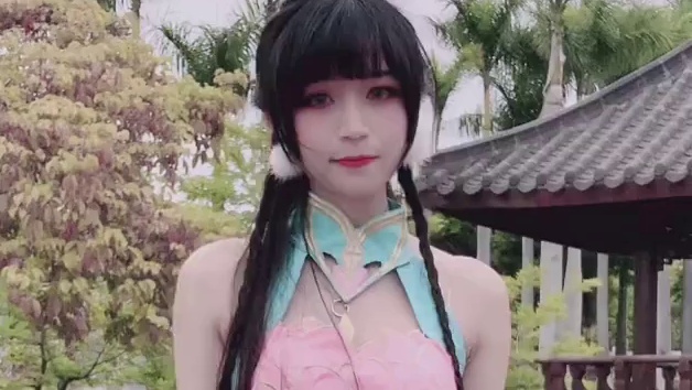 女朋友来了 游戏刚开  你选哪一个
 #律动扭胯舞 #热爱舞蹈热爱生活 #旗袍