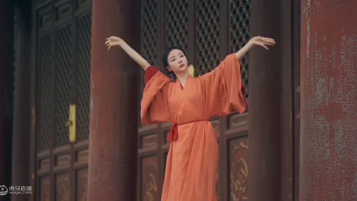 倩女剩幽魂，青灯寄余生。
采臣三尺碑，徒留当年情。
#舞蹈季 #十里平湖 