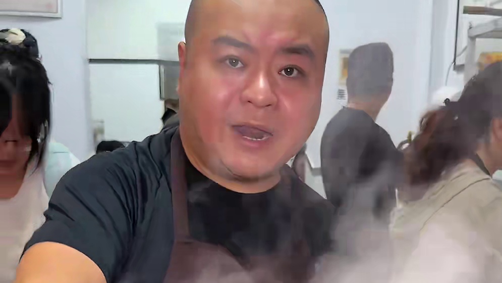 成都街头肥肠粉，麻麻辣辣太舒服了！