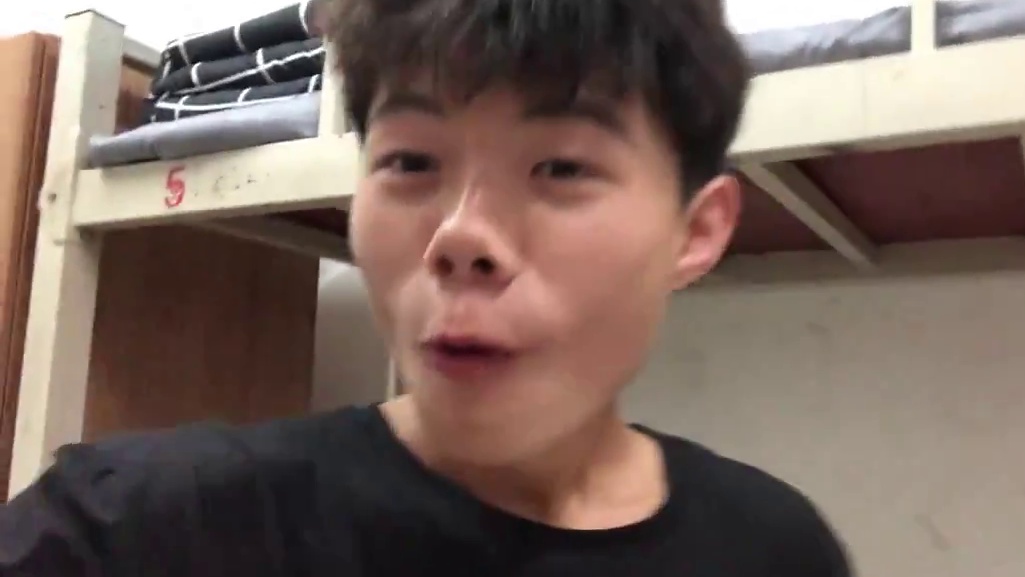依旧老样子，好好努力梦想遥不可及 ，加油！ #校园生活 #网瘾少年 #A杨