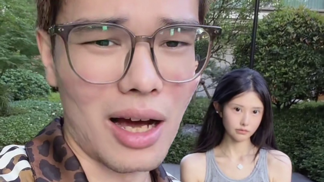 就知道要礼物