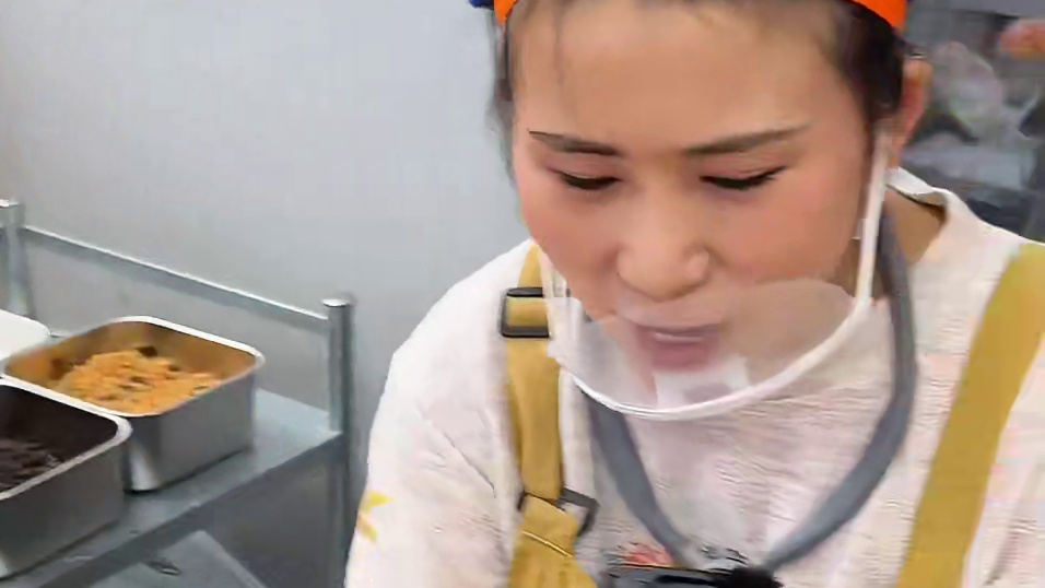 成都街头，12元大西瓜麻糍夯爆了~