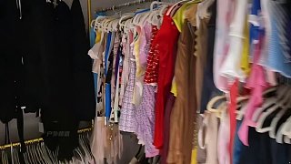 小酷偷看富婆換衣服！發(fā)現(xiàn)原味奶蓋