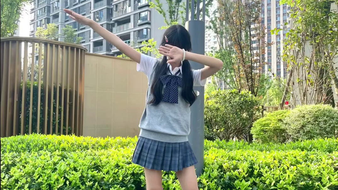 我没卖萌呀，我有个人格就是很萌，心情好了她就会出来，可能我本来就挺萌哒