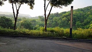 步行突遇辣條當(dāng)場(chǎng)驚呼