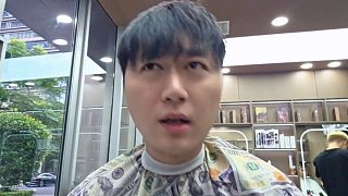 剪發(fā)中途尿急欲跑路