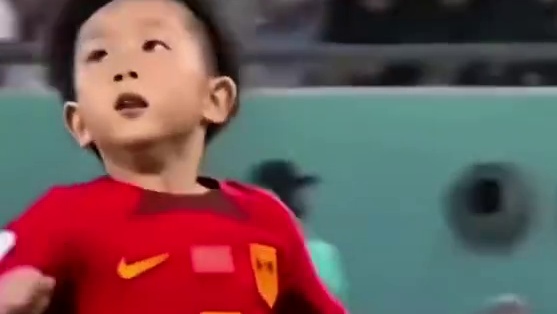 少年一脚劲射看得热血沸腾！少年强则国强，中国足球的未来看这群小将！
#中国足球小将 #少年强则国足强