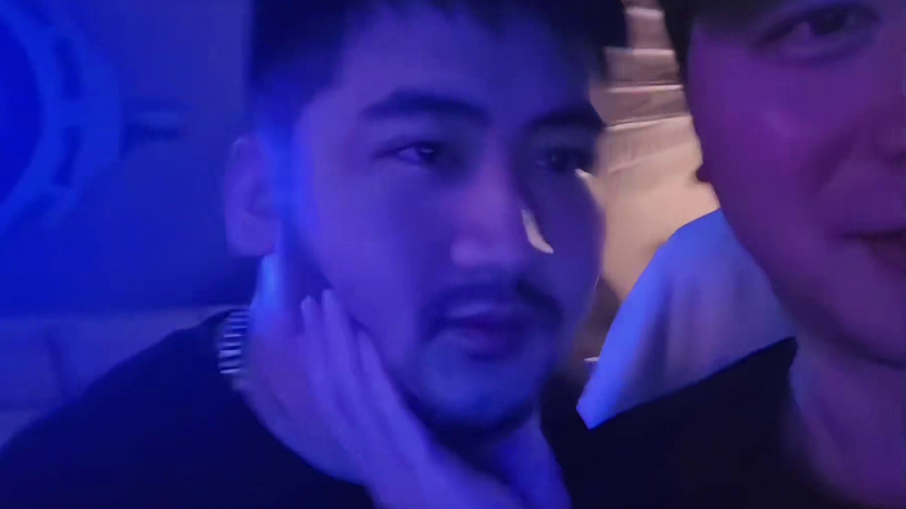 茄子当众亲吻小酷，把我眼睛弄瞎了！