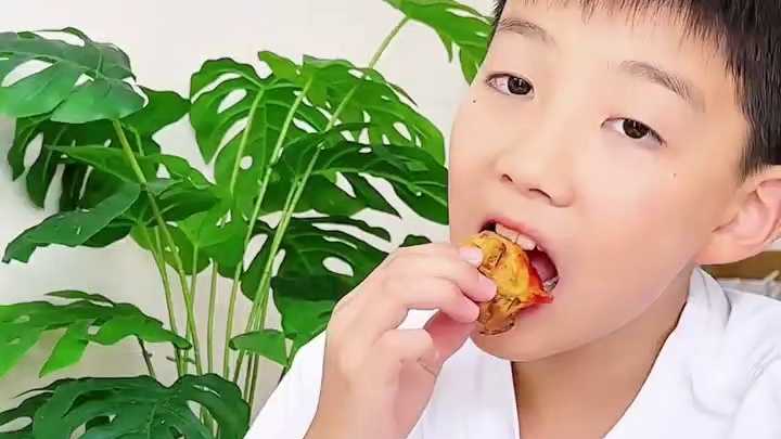 网红小吃来咯！榨菜土豆虾球，一口一个美味停不下来！#榨菜土豆虾球 #美食制作 #网红小食