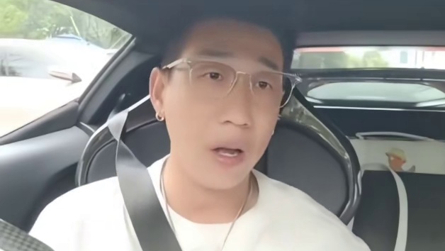 在石：你有什么资格瞧不起我啊？