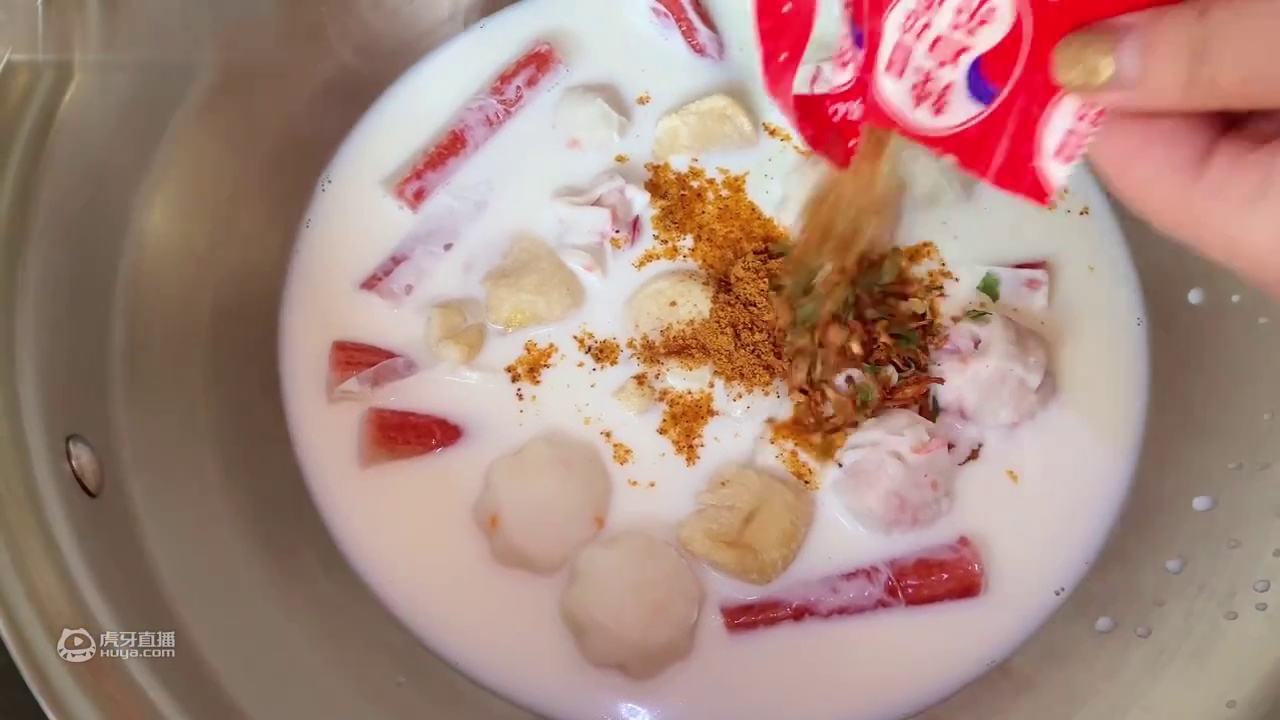 【家里蹲美食】牛奶丸子泡面也太好吃了！糯米打糕味 太妃拿铁味汤姆农场/巧克力麻薯派