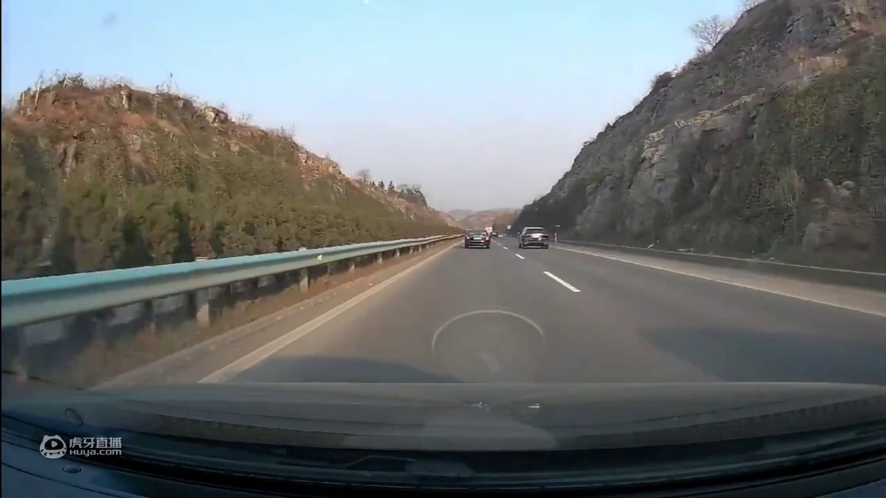 让 速 不 让 道