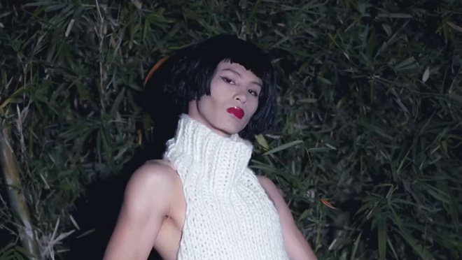 挑战粉丝寄过来衣服 之 不穿裤子系列！