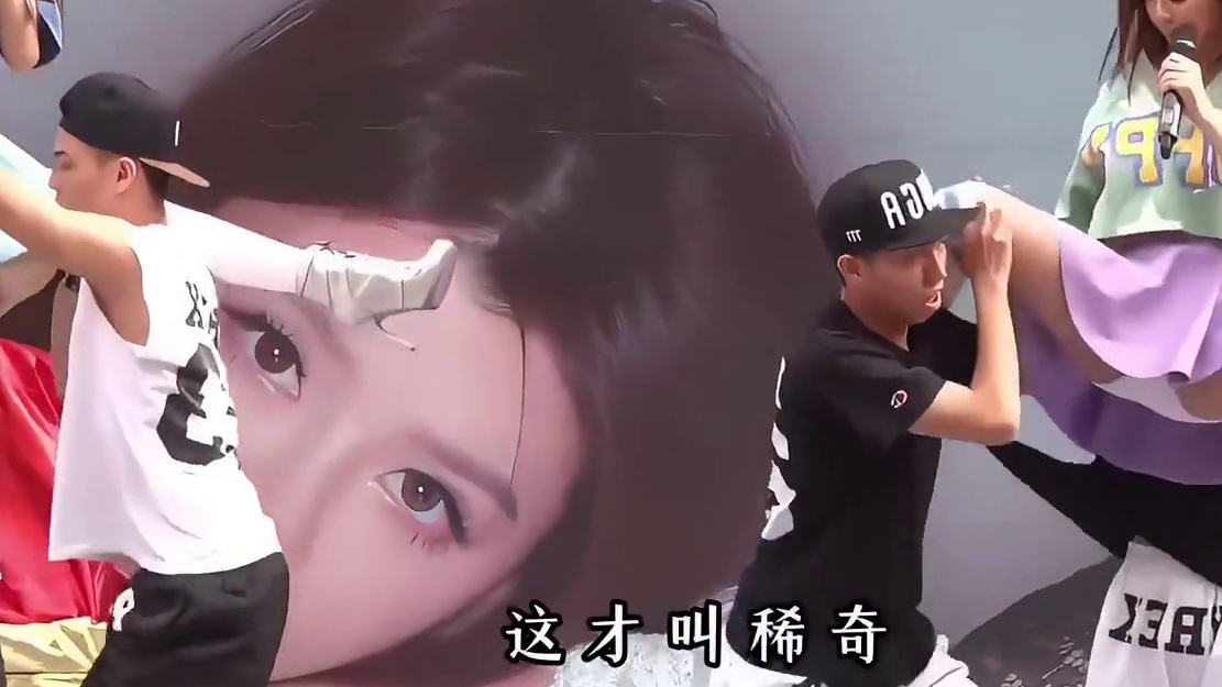不愧是BY2！签唱会空中劈叉炸场，台下欢呼声快掀翻屋