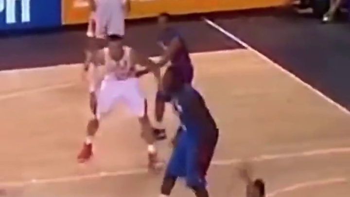 中国男篮FIBA赛场精彩对抗瞬间 FIBA比赛中#篮球