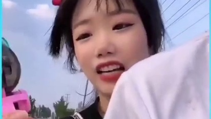 绿茶妮塔挑拨里昂和女友！AAA游戏厅#荒野乱斗#