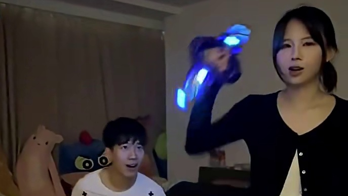 本以为是一把普通的光剑......