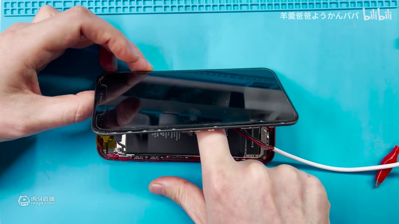 iPhone XR 突然发热不开机故障维修，第一次维修XR，刚修好就被客户摔地上了~