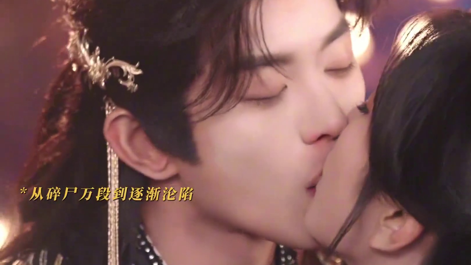 穿越成殉葬皇妃与暴君一夜纠缠后跑路