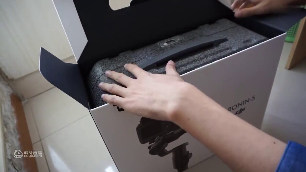 【熊猫】大疆Ronin-S 开箱视频 手电筒模式设置方法及功能演示 手持云台稳定器 如影S 搭载 索