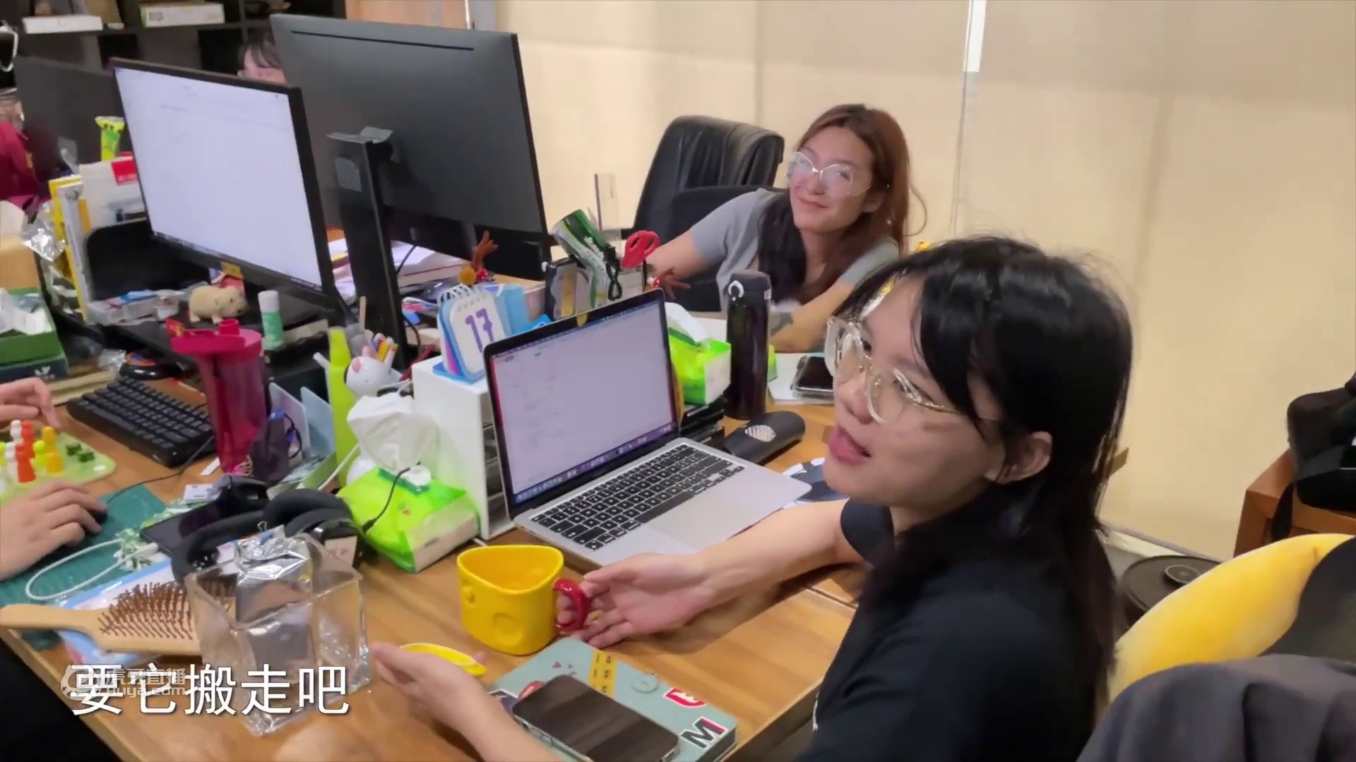 短的发布会百万粉丝奖牌开箱？最后竟整了个大活