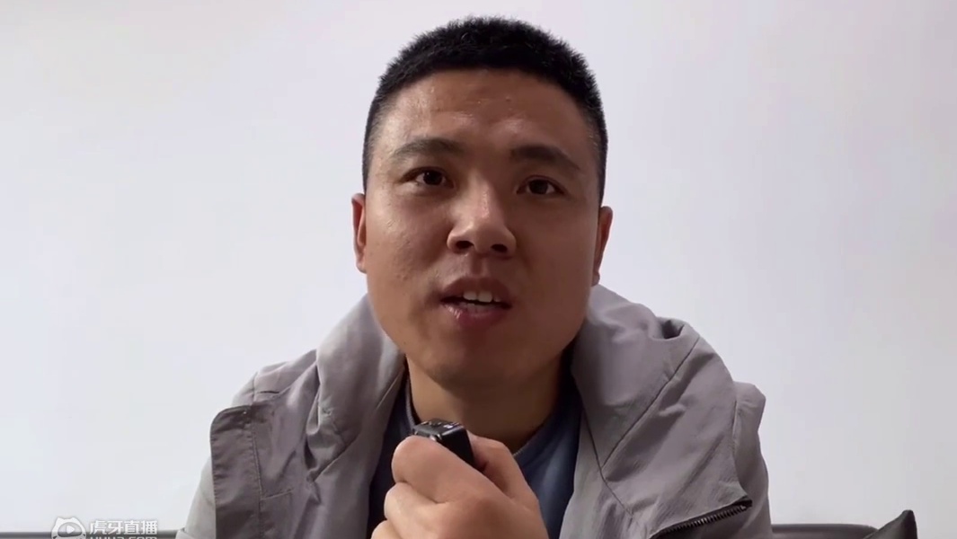 65岁的河南叔叔千里来买车，沉甸甸的真的都是信任！