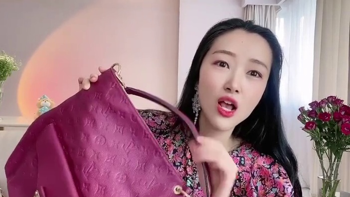 尽情嘲笑吧！年少无知铸成错 大牌包包惨翻车【瑞秋】
