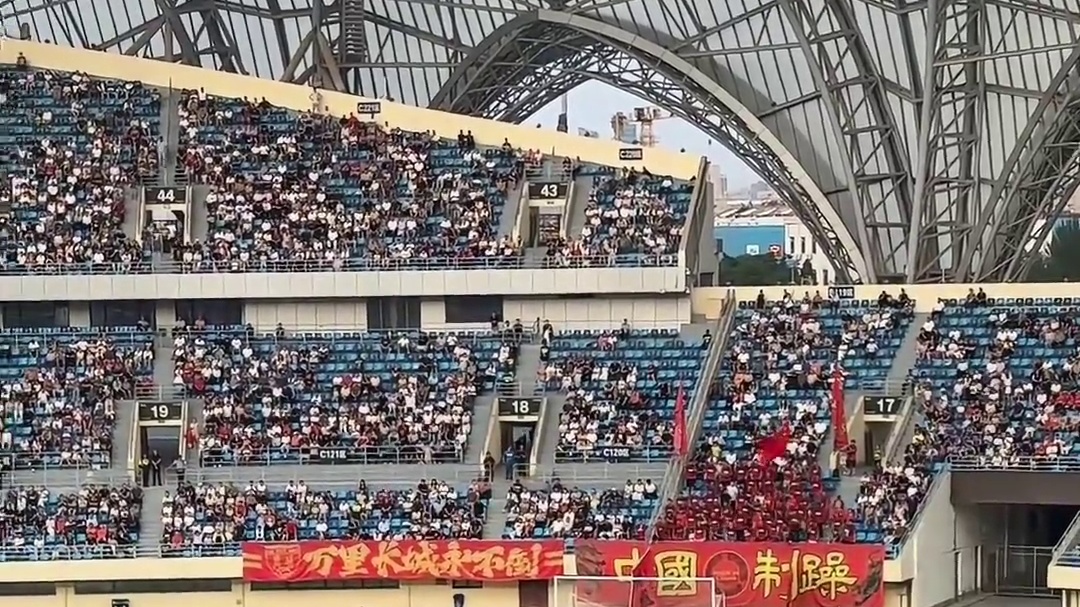 以后必须加强力量训练，感觉没吃饭一样，对手一碰就东倒西歪#足球