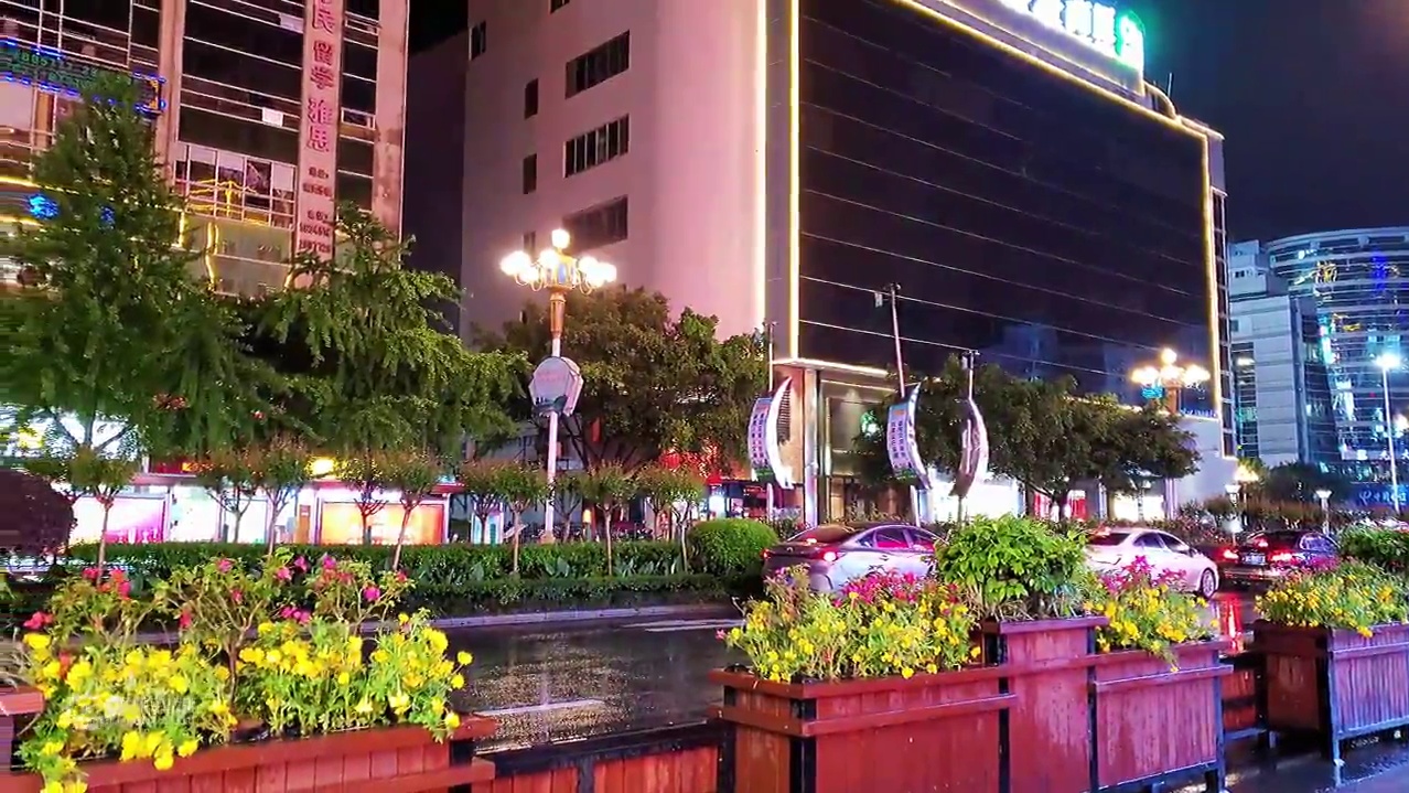 桂林给人一种县城的既视感，你知道这种错觉是怎么来的么？