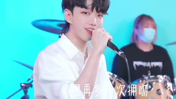 失恋和热恋听这首歌应该会有不同的心情吧~
