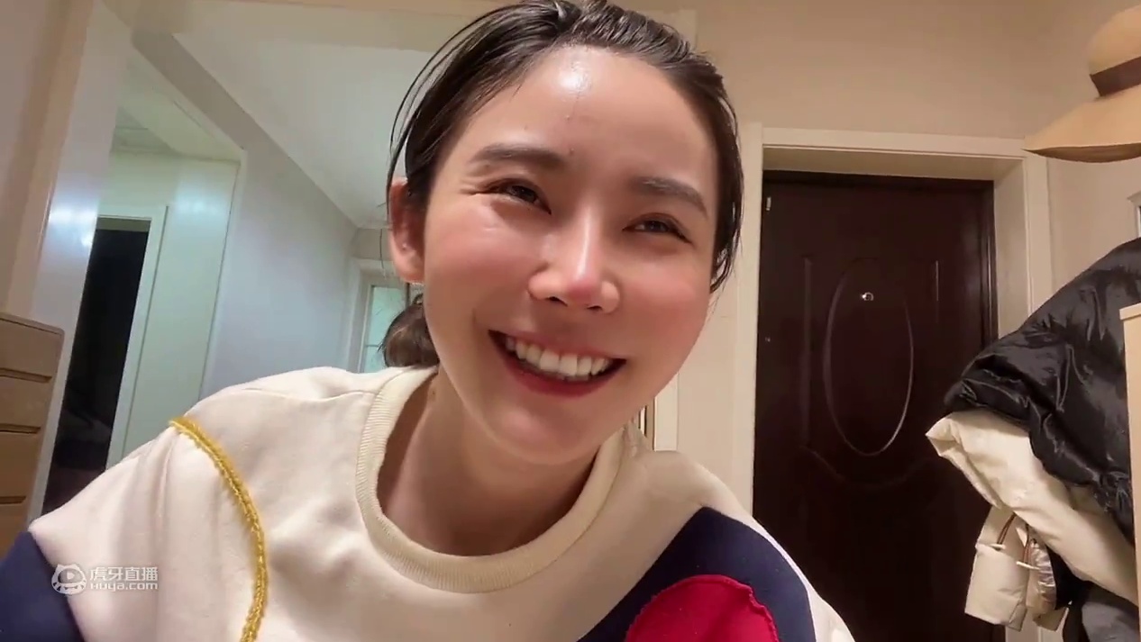四姐弟的吃饭日常:一言不合就开撕，吃个小龙虾还吃出事了？