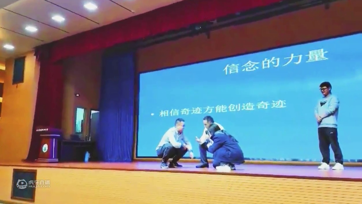 高考倒计时50天：美术专业第一的他要考宁波大学，有同学要挑战她
