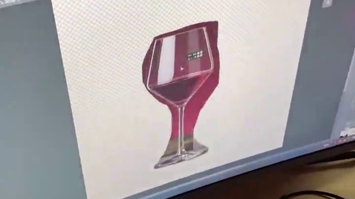 还在这样子抠透明杯子？我教你一招！