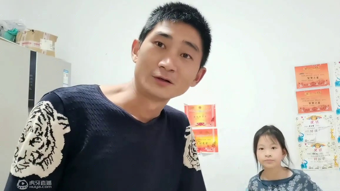 奶爸当大厨，做的小米虾又麻又辣，清蒸鱼又滑又嫩，有想吃的吗？