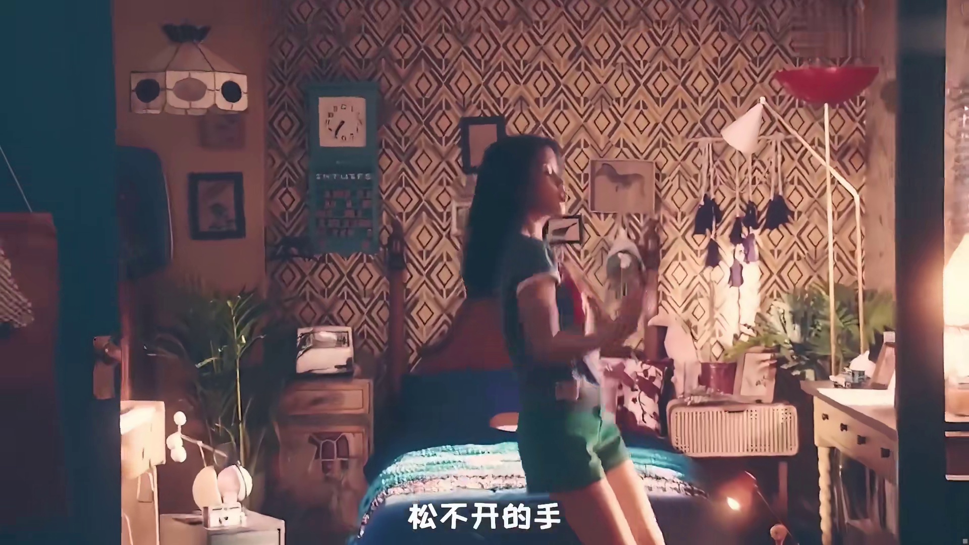 请问这首“小妹妹送的我蓝牙”是什么歌？歌太火，太洗脑了