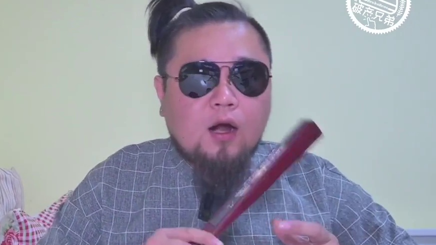 《盲钉说书》第一回：东方大侠出手助，百年老店再逢春 聊摩托莫里尼Moto Morini