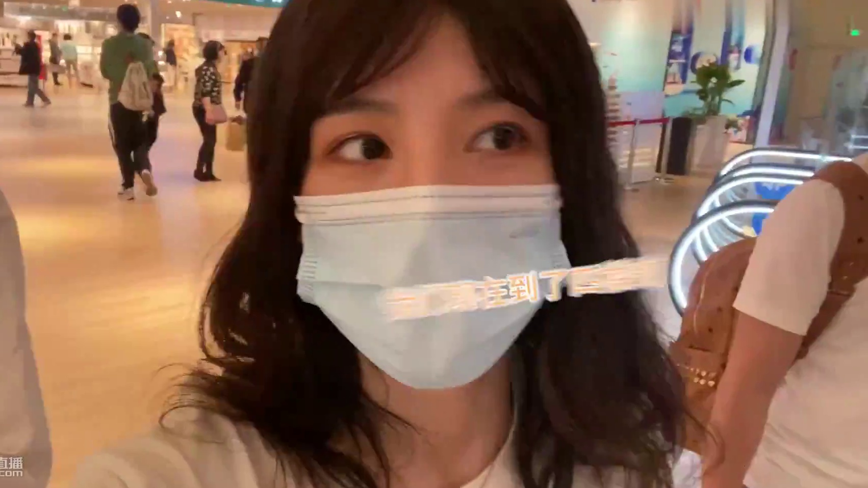 我要做第一个在1:1自由高达下面唱歌的少女!!seed神曲二连唱!4.28上海金桥高达基地vlog行