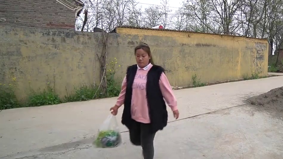 可可嫌小光家伙食差，花63元给小光家买菜，妈妈为什么把可可赶走