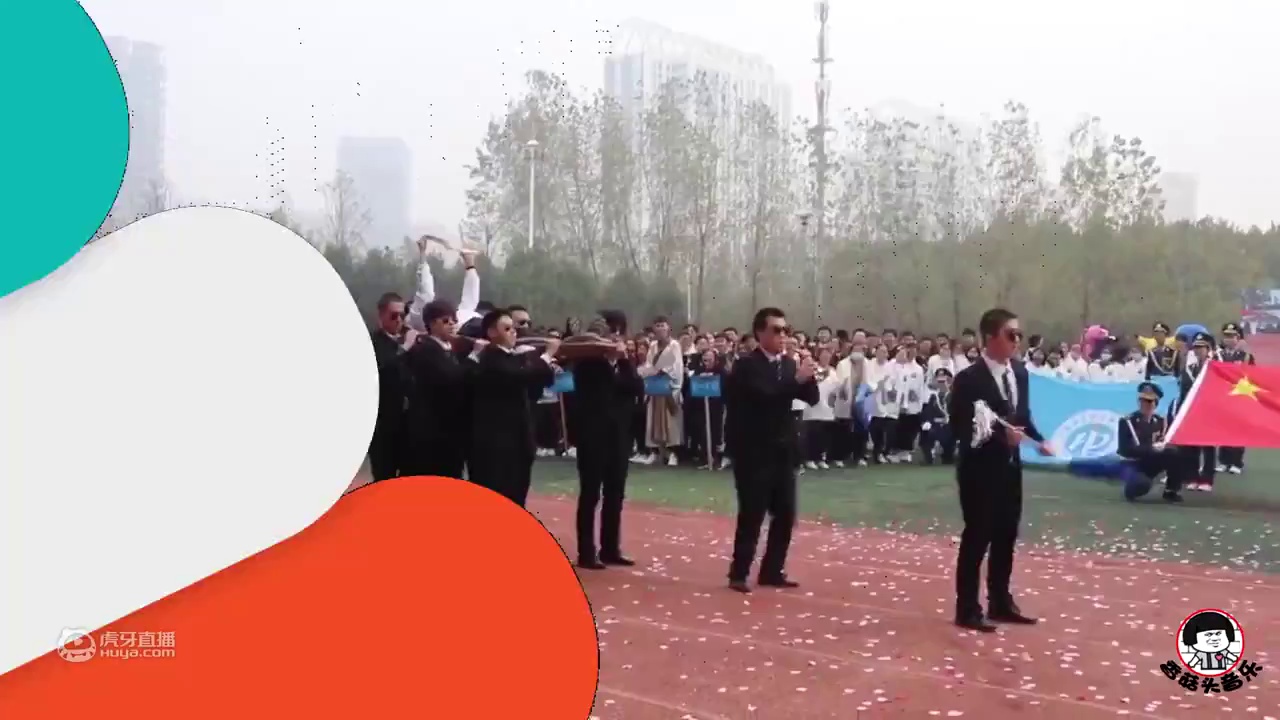 最怕运动会上的女生，一上场就是王炸，直接圈粉全班男同学！