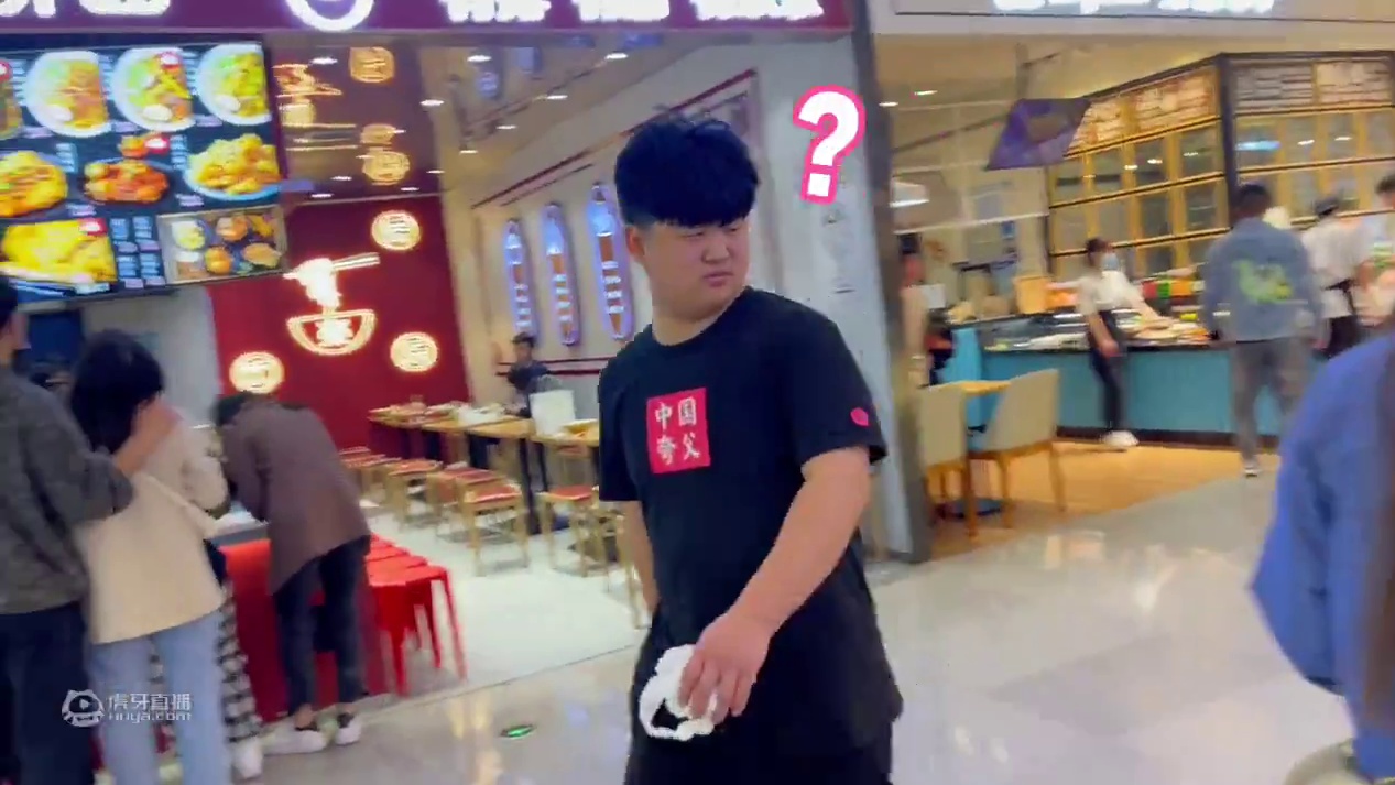 哈哈哈自带杯子也太划算了～#剪映校园达人pick计划